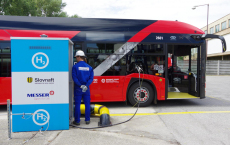 Hydrogen buses run on hydrogen from Slovnaft on Bratislava's roads