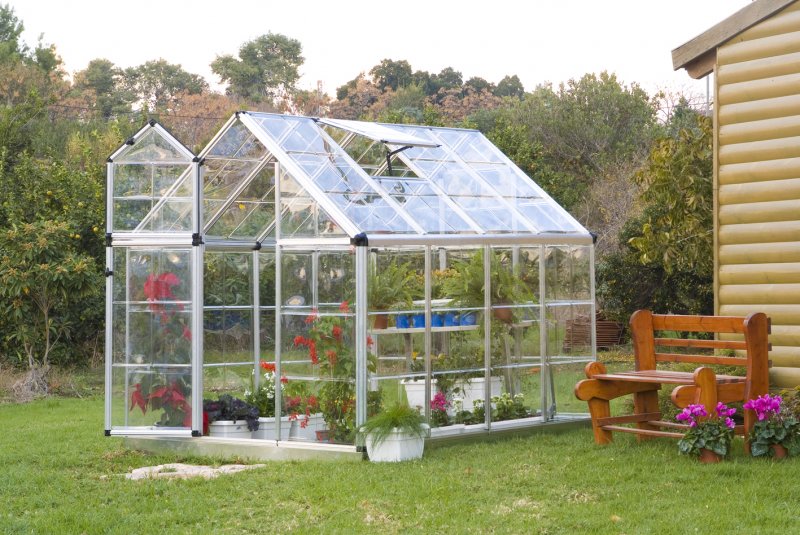 Snap and Grow Greenhouses - "snap and very popular" from Zenit Sk
