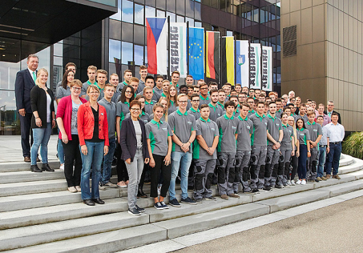 Arburg: 63 new trainees - more than ever before