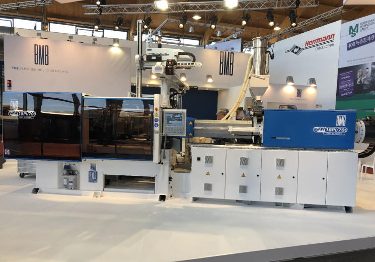 SELEX INDUSTRIAL, s.r.o . - At Fakuma 2018 you could see a full electric injection BMB with a cycle of 2.9s