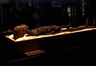 Materialise company has created 3D replica of King Tut mummy on Mammoth stereolithography machine