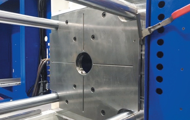 Quick-action clamping systems for STRACK molds from VMM