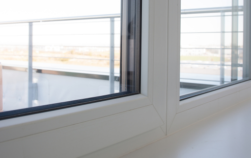 The expert advises how to spring maintenance of plastic windows and doors