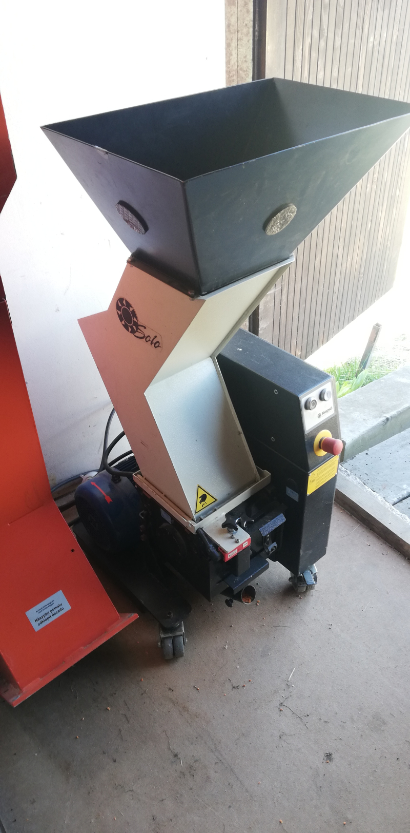 Sell: Plastic granulator