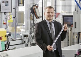 BMW Car Parking assistance: two-component rotary table machine from ARBURG produces two million connectors per year