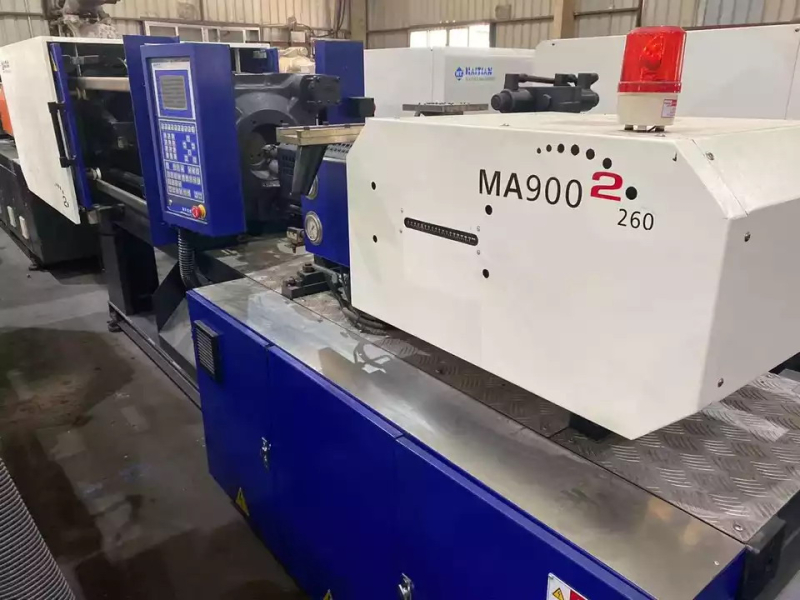 Injection moulding machine MA900 II 260e