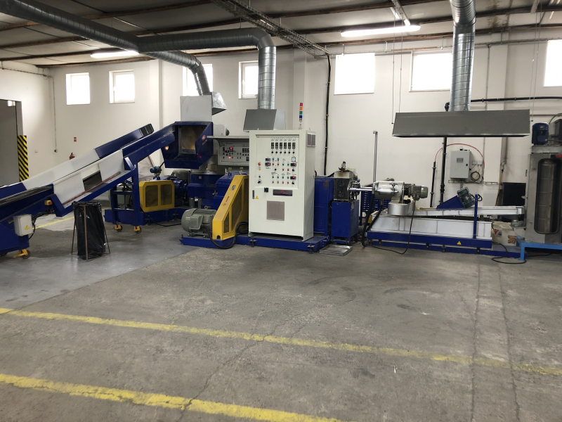 YEI MACHINERY YDN-V85 recycling line